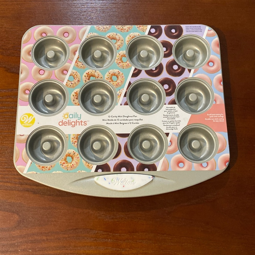 Mini doughnut pan 12 ct